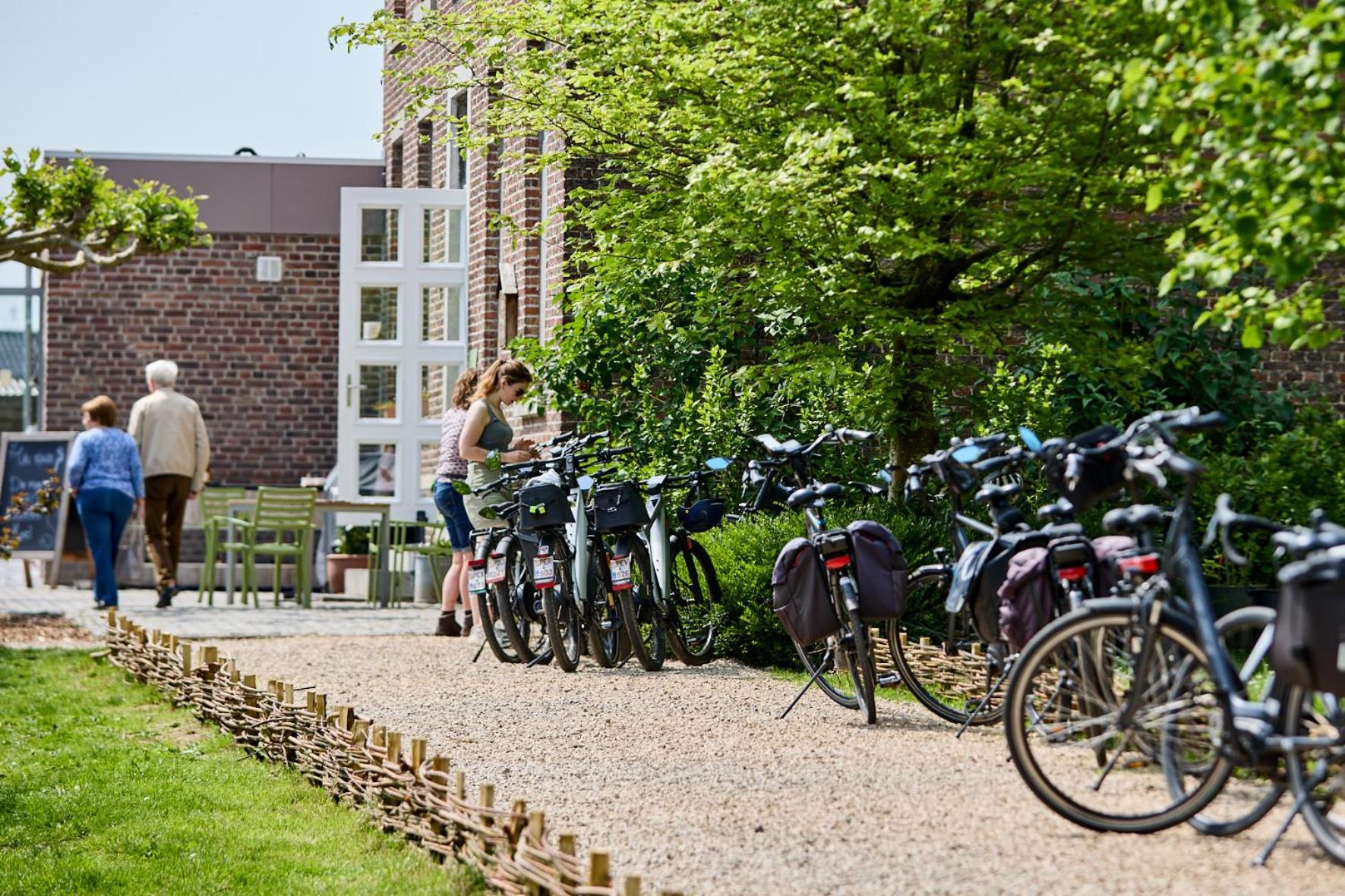 Hotel De Pastorie Borgloon Exterior foto